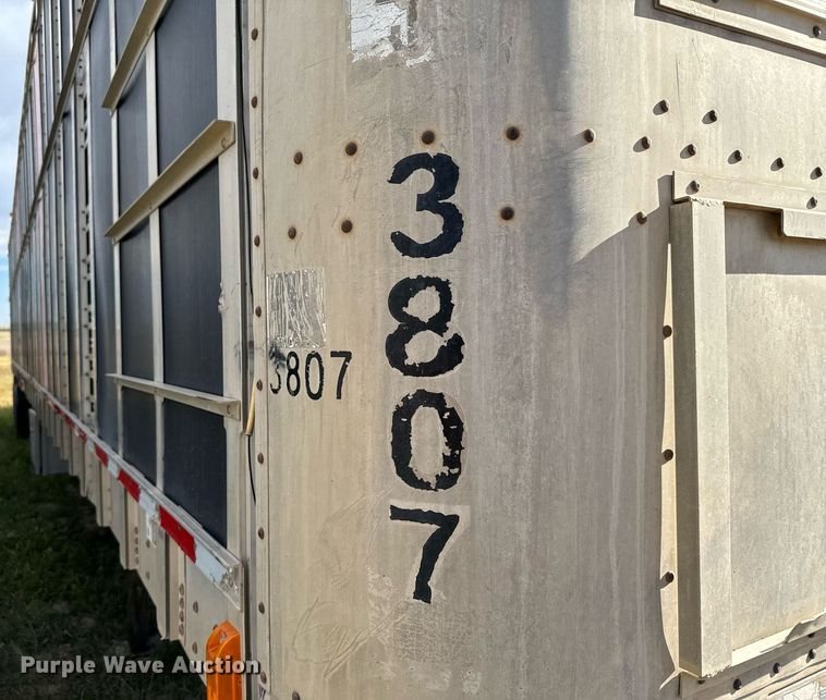 image for item DV2820 2007 Barrett livestock trailer