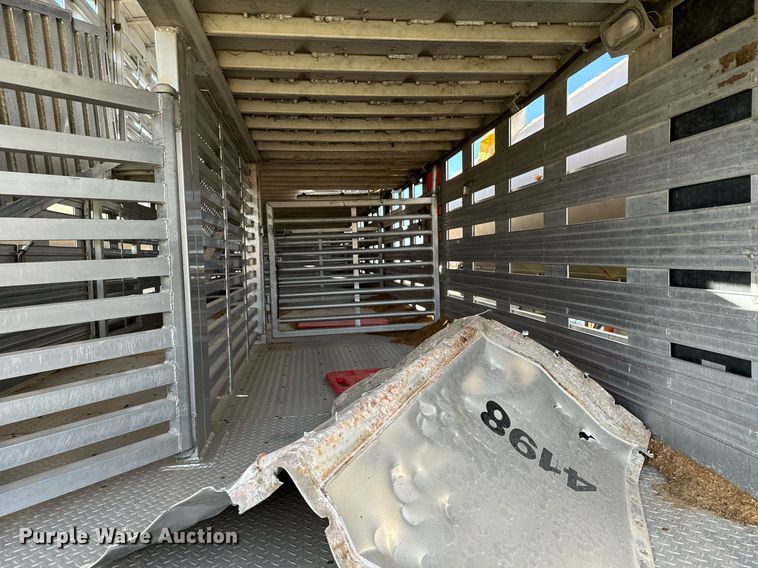 image for item DV2820 2007 Barrett livestock trailer