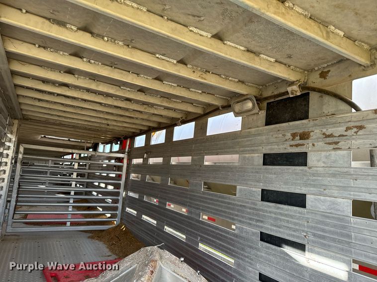 image for item DV2820 2007 Barrett livestock trailer