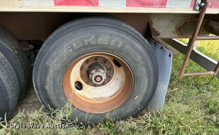 image for item DV2820 2007 Barrett livestock trailer