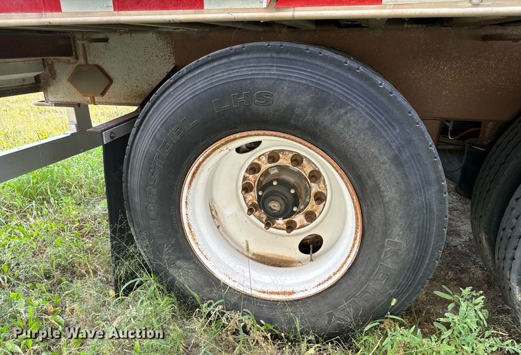 image for item DV2820 2007 Barrett livestock trailer