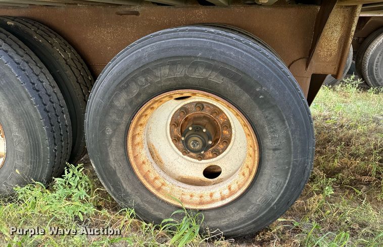 image for item DV2820 2007 Barrett livestock trailer