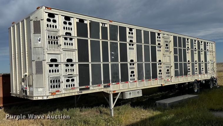 image for item DV2821 2003 Barrett livestock trailer
