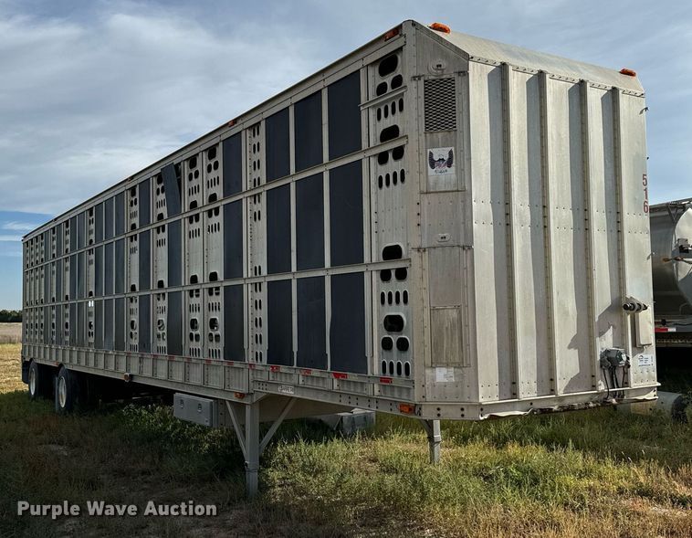 image for item DV2821 2003 Barrett livestock trailer