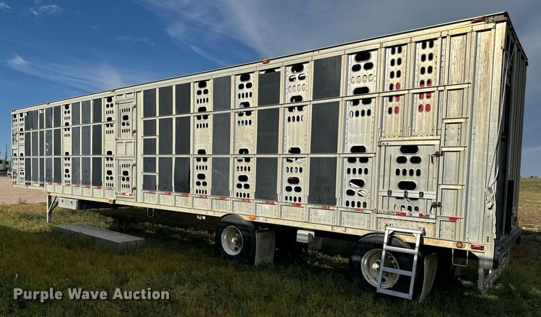 image for item DV2821 2003 Barrett livestock trailer