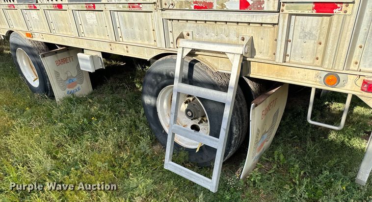 image for item DV2821 2003 Barrett livestock trailer