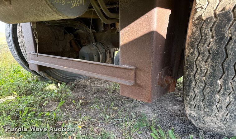 image for item DV2821 2003 Barrett livestock trailer