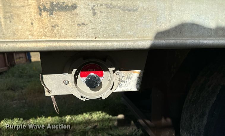 image for item DV2821 2003 Barrett livestock trailer