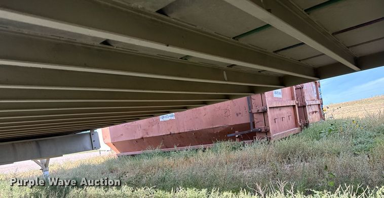 image for item DV2821 2003 Barrett livestock trailer