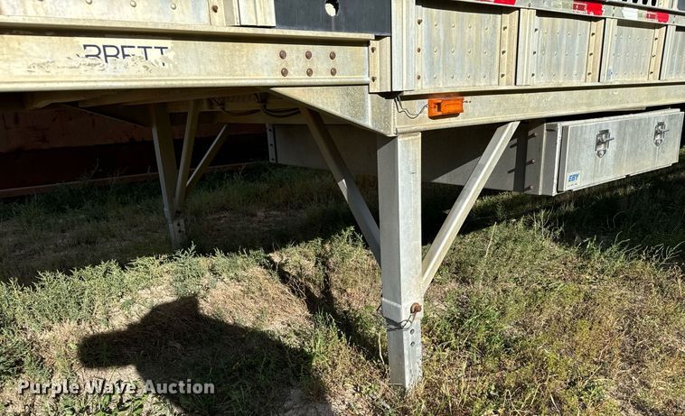 image for item DV2821 2003 Barrett livestock trailer