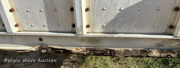 image for item DV2821 2003 Barrett livestock trailer