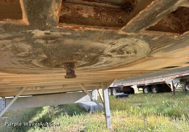 image for item DV2821 2003 Barrett livestock trailer