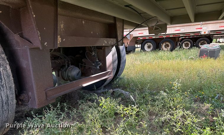 image for item DV2821 2003 Barrett livestock trailer
