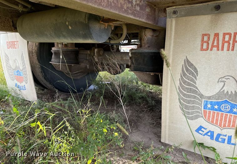 image for item DV2821 2003 Barrett livestock trailer