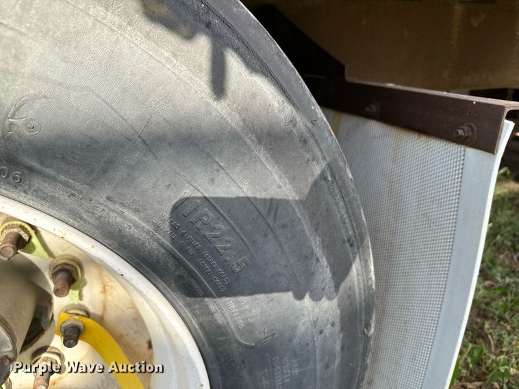 image for item DV2821 2003 Barrett livestock trailer