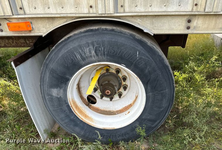 image for item DV2821 2003 Barrett livestock trailer
