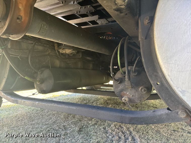 image for item DV2833 2007 International  9400i semi truck