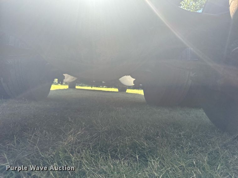 image for item DV2833 2007 International  9400i semi truck