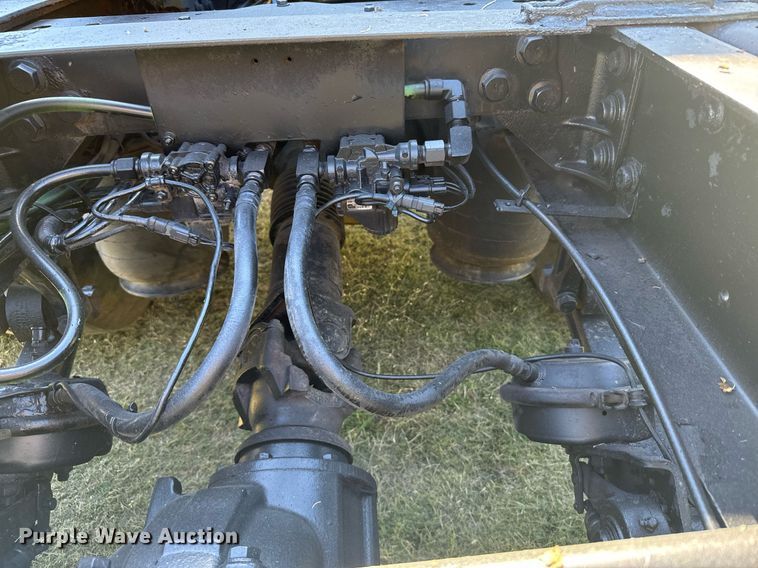 image for item DV2833 2007 International  9400i semi truck