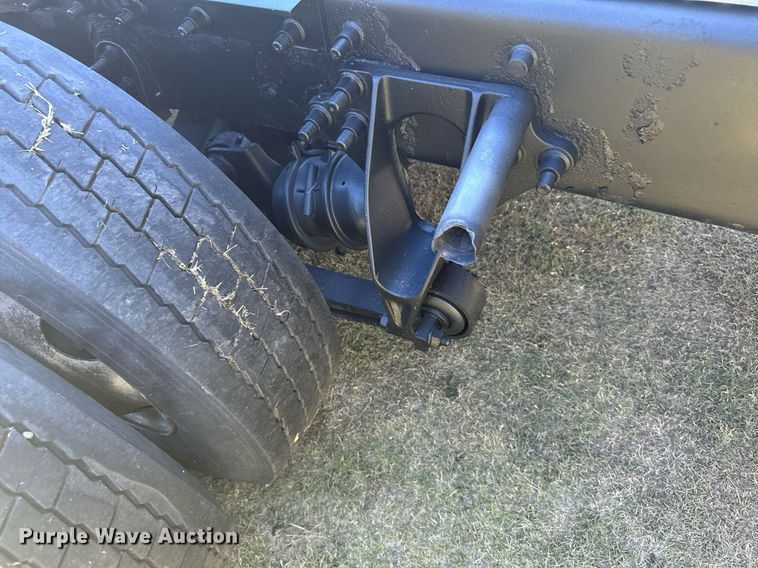 image for item DV2833 2007 International  9400i semi truck