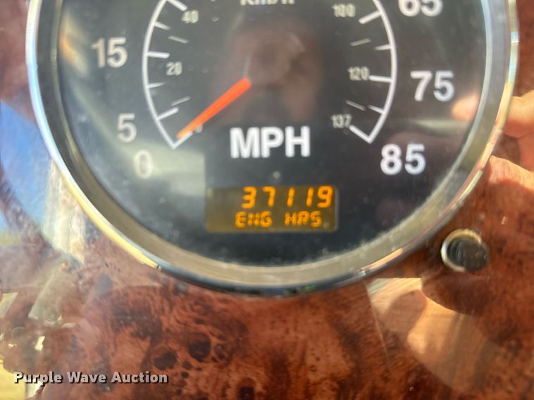 image for item DV2833 2007 International  9400i semi truck