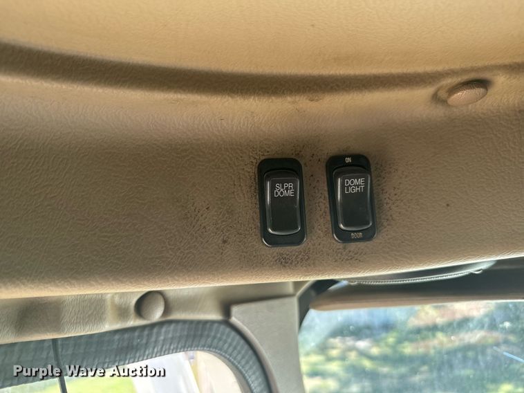 image for item DV2833 2007 International  9400i semi truck