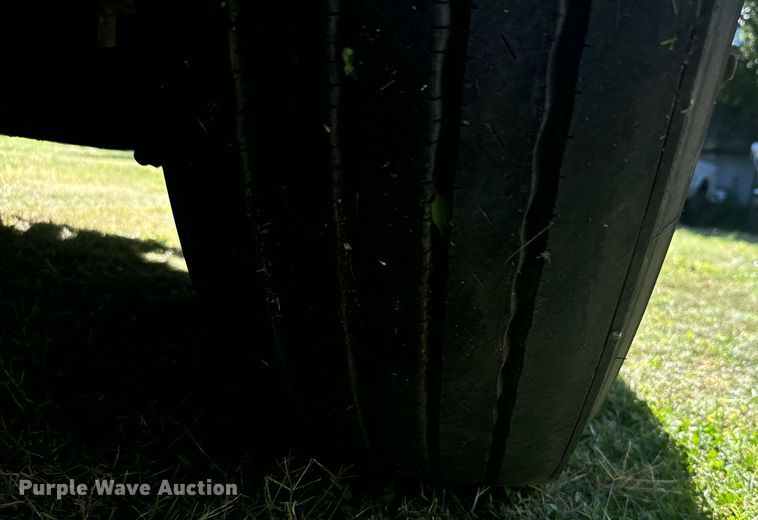 image for item DV2833 2007 International  9400i semi truck