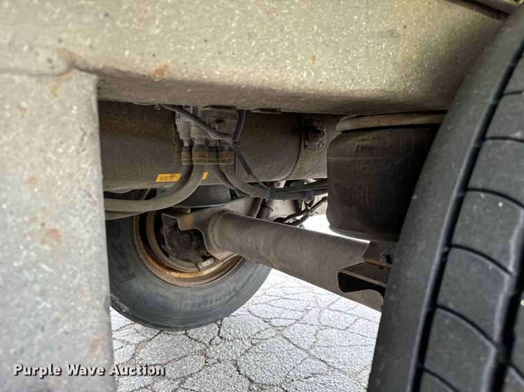 image for item DV5873 2010 Utility  dry van trailer