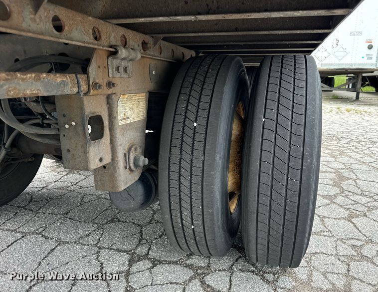 image for item DV5873 2010 Utility  dry van trailer