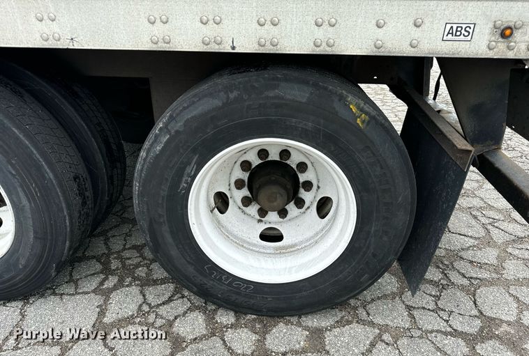 image for item DV5873 2010 Utility  dry van trailer