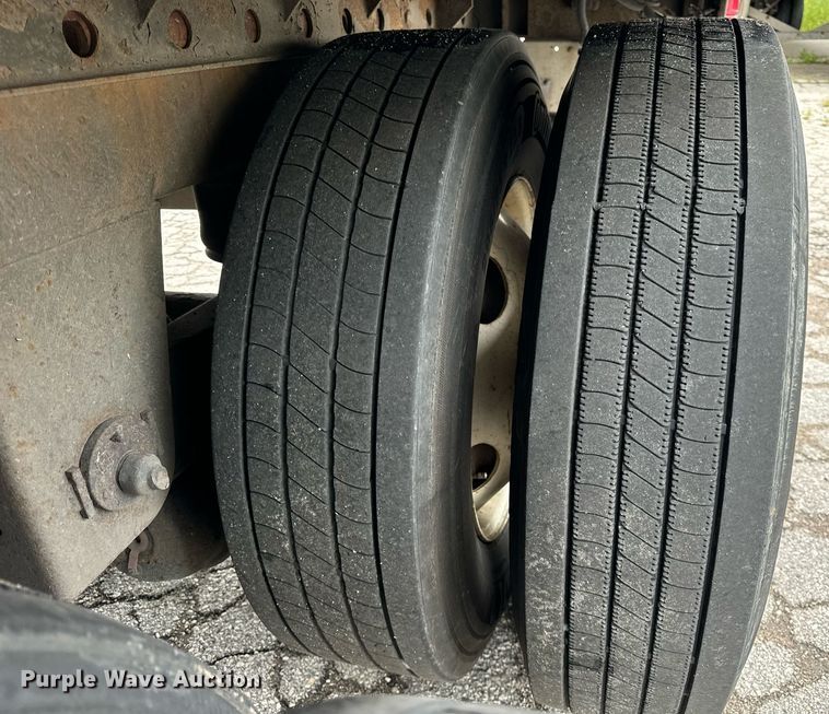 image for item DV5873 2010 Utility  dry van trailer