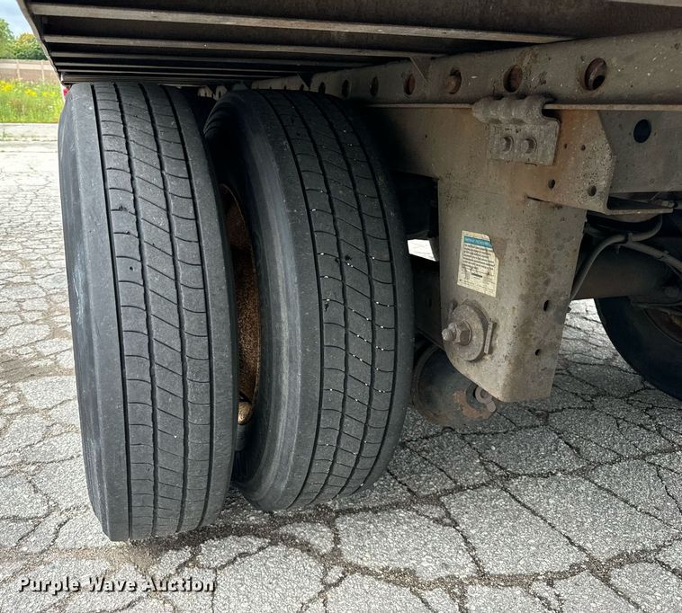 image for item DV5873 2010 Utility  dry van trailer