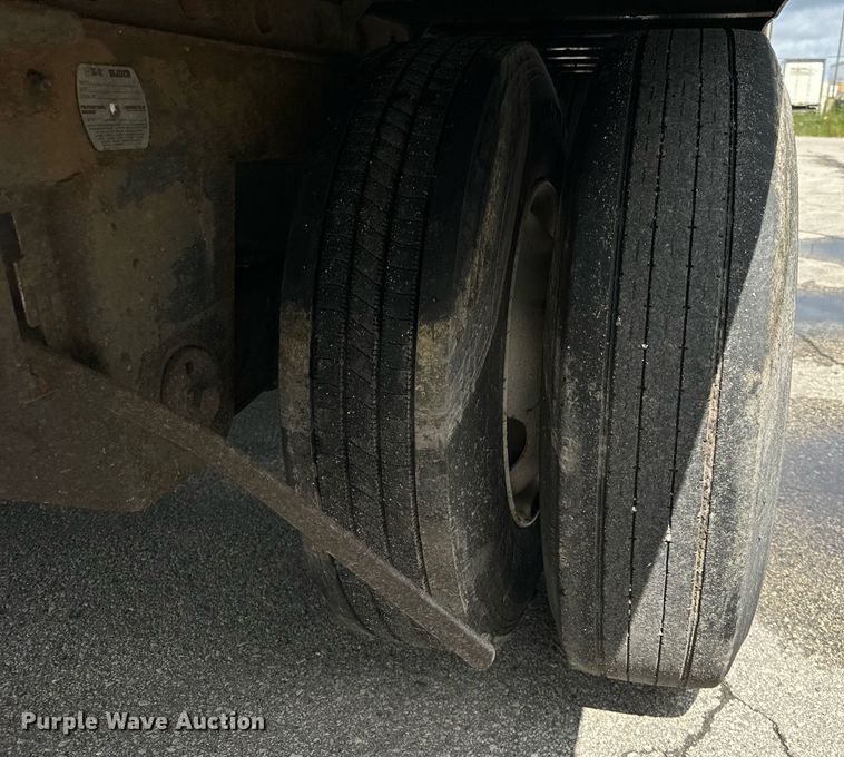 image for item DV5880 1998 Utility  dry van trailer