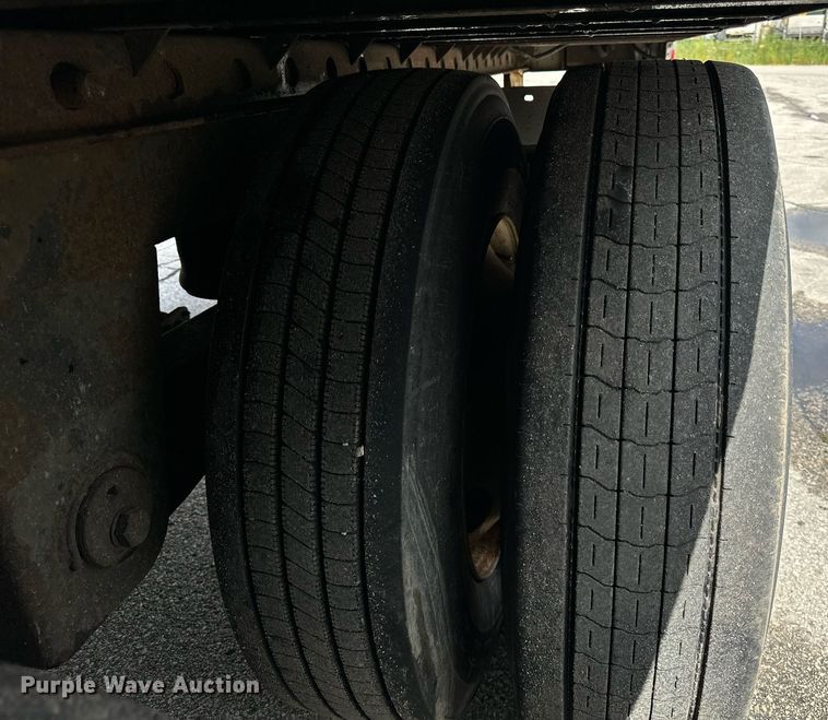 image for item DV5880 1998 Utility  dry van trailer