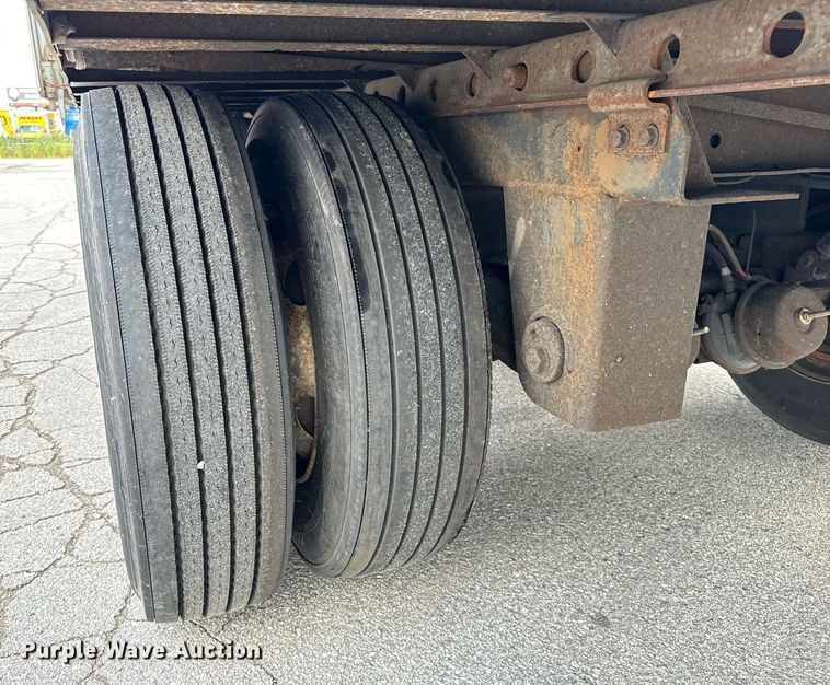 image for item DV5880 1998 Utility  dry van trailer