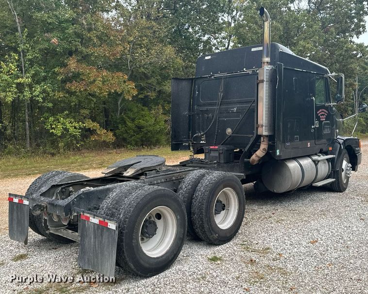 image for item DX1352 1996 Volvo WIA semi truck