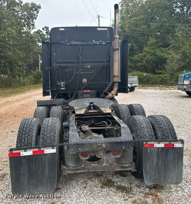 image for item DX1352 1996 Volvo WIA semi truck