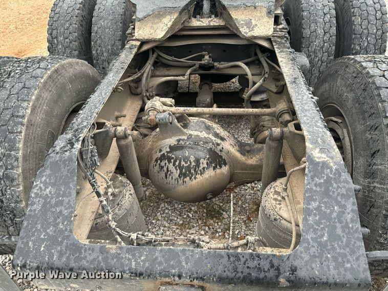 image for item DX1352 1996 Volvo WIA semi truck