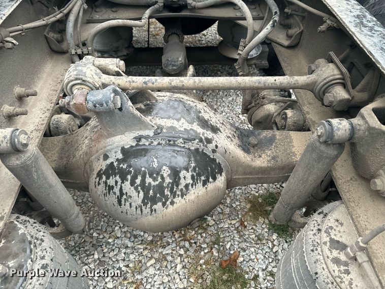 image for item DX1352 1996 Volvo WIA semi truck