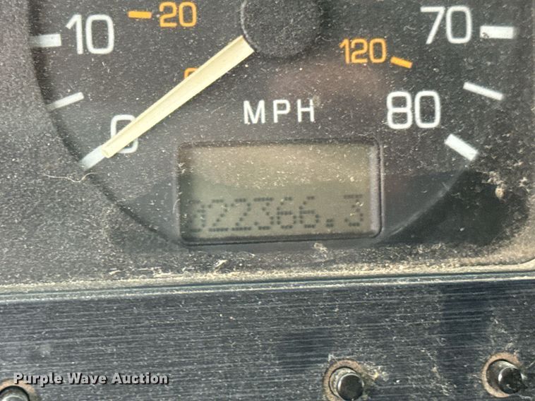 image for item DX1352 1996 Volvo WIA semi truck