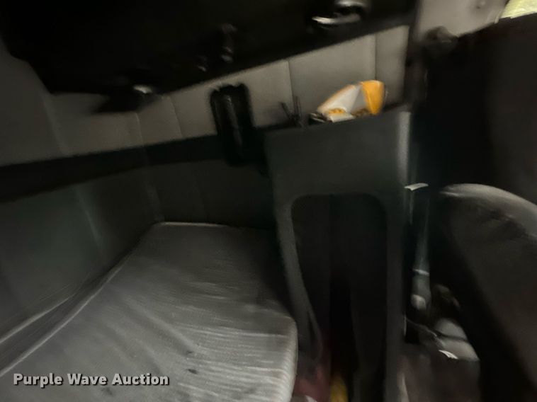 image for item DX1352 1996 Volvo WIA semi truck