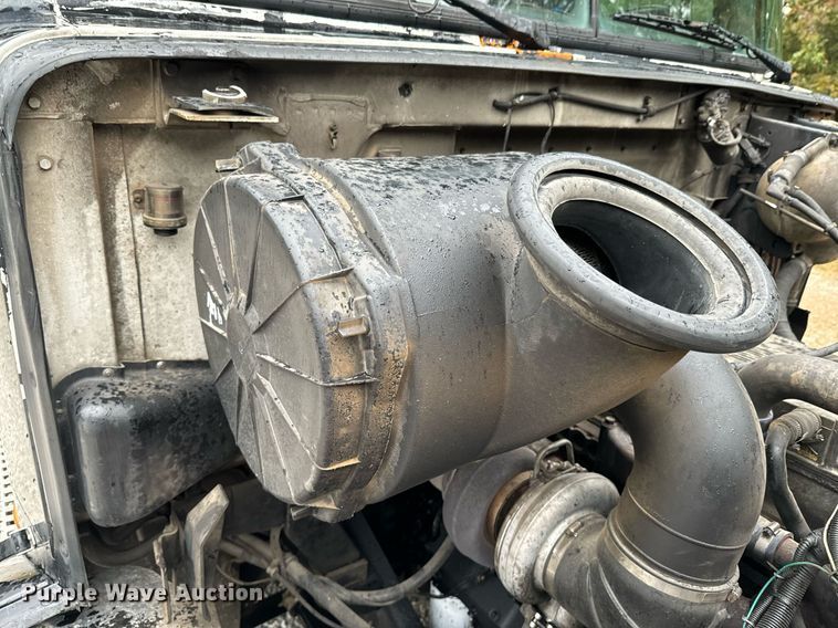 image for item DX1352 1996 Volvo WIA semi truck