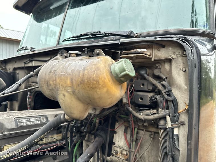 image for item DX1352 1996 Volvo WIA semi truck