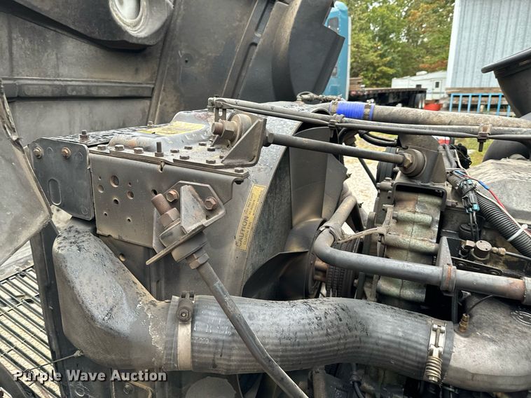 image for item DX1352 1996 Volvo WIA semi truck