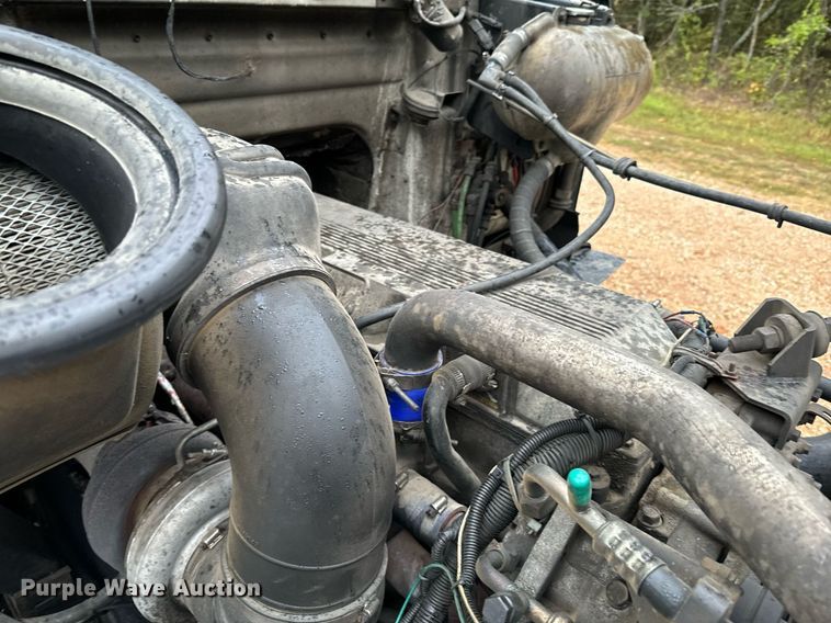 image for item DX1352 1996 Volvo WIA semi truck