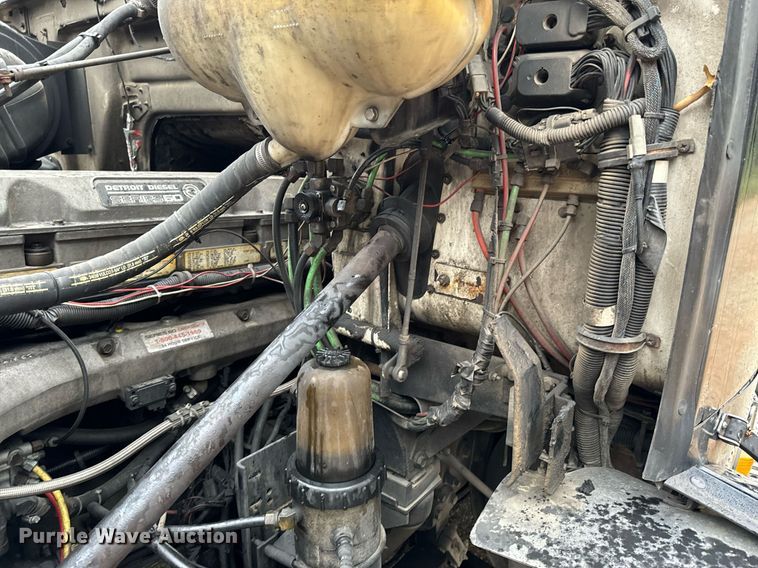 image for item DX1352 1996 Volvo WIA semi truck