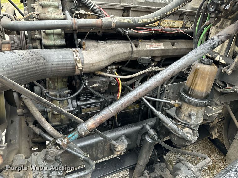 image for item DX1352 1996 Volvo WIA semi truck