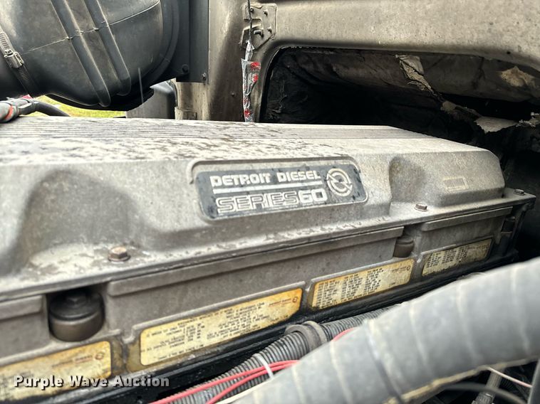 image for item DX1352 1996 Volvo WIA semi truck