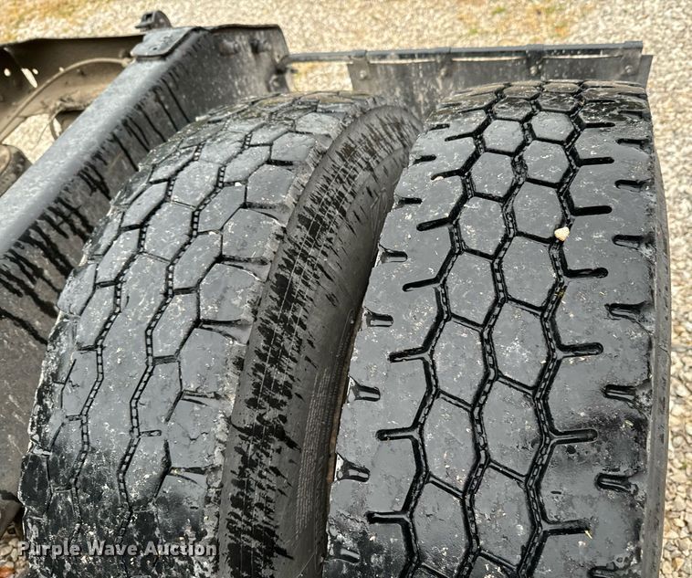 image for item DX1352 1996 Volvo WIA semi truck