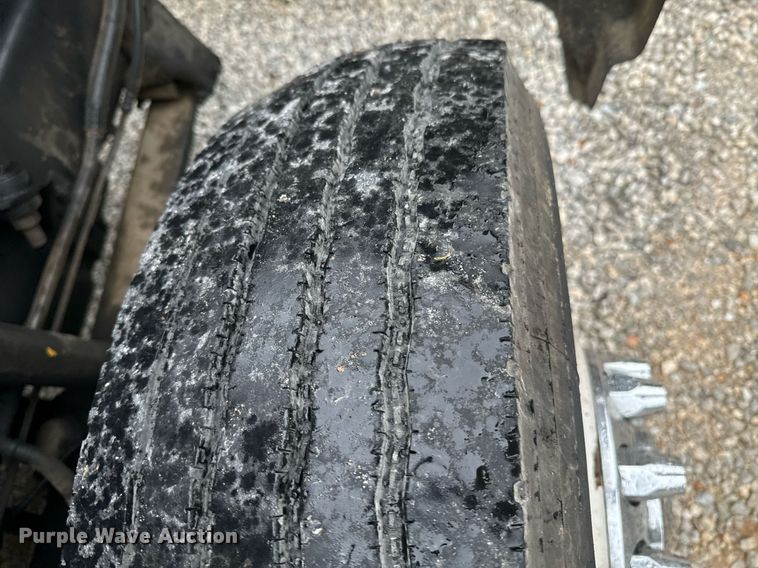 image for item DX1352 1996 Volvo WIA semi truck